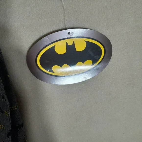 Batman Shirt Men Large Gray Button Up Short Sleeve Batwing DC Comics NEW - Picture 2 of 7